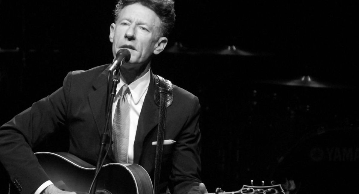 On this special occasion of his 67th birthday, we celebrate Lyle Lovett’s remarkable life and career. His contributions to music and film have left an enduring impact, and his artistic journey is an inspiring example of creative resilience and versatility. As he continues to evolve, both as an artist and a family man, fans worldwide are excited to see what’s next for this legendary Texan. Here’s to Lyle Lovett—a true icon whose music and performances continue to resonate with generations.