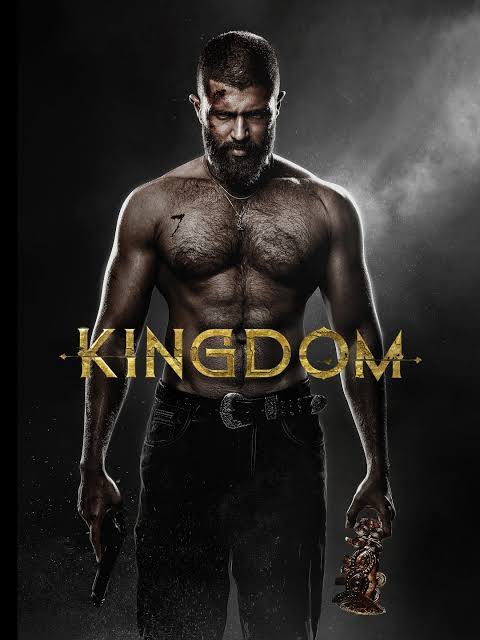 A cop haunted by his brother's disappearance accepts a covert mission to infiltrate a crime syndicate, but discovers its leader is a man from his past.