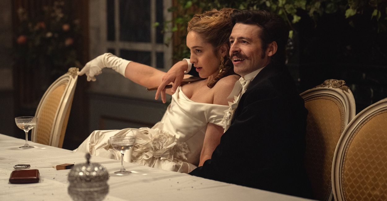 Netflix confirms the release of House of Guinness, a historical drama by Peaky Blinders creator Steven Knight. Premiering September 25, the series explores the Guinness family dynasty in 19th-century Dublin and New York.