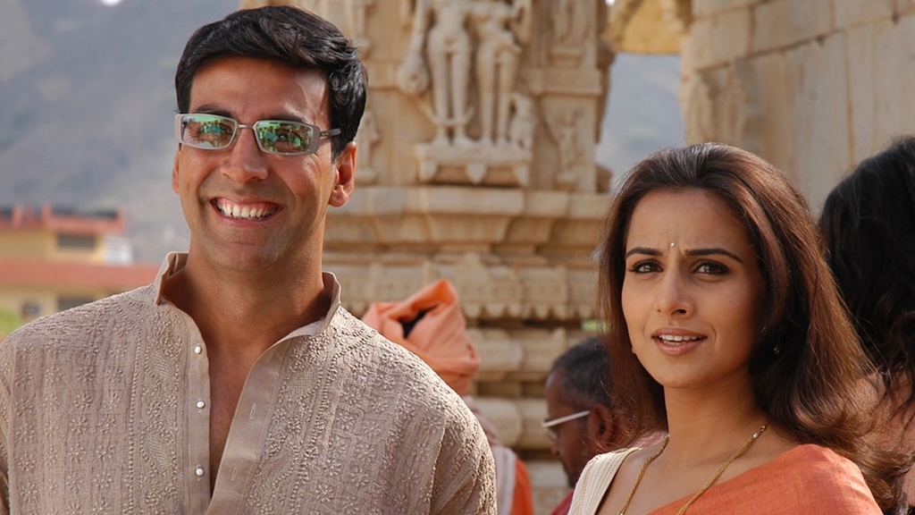 Bhool Bhulaiyaa (2007)A perfect blend of comedy and psychological thriller, Bhool Bhulaiyaa remains one of Bollywood’s most iconic entertainers. Akshay Kumar’s comic timing, Vidya Balan’s unforgettable performance, and Priyadarshan’s direction make this a timeless favourite.Why Watch: Superb humour, memorable scenes, and a gripping backstory.