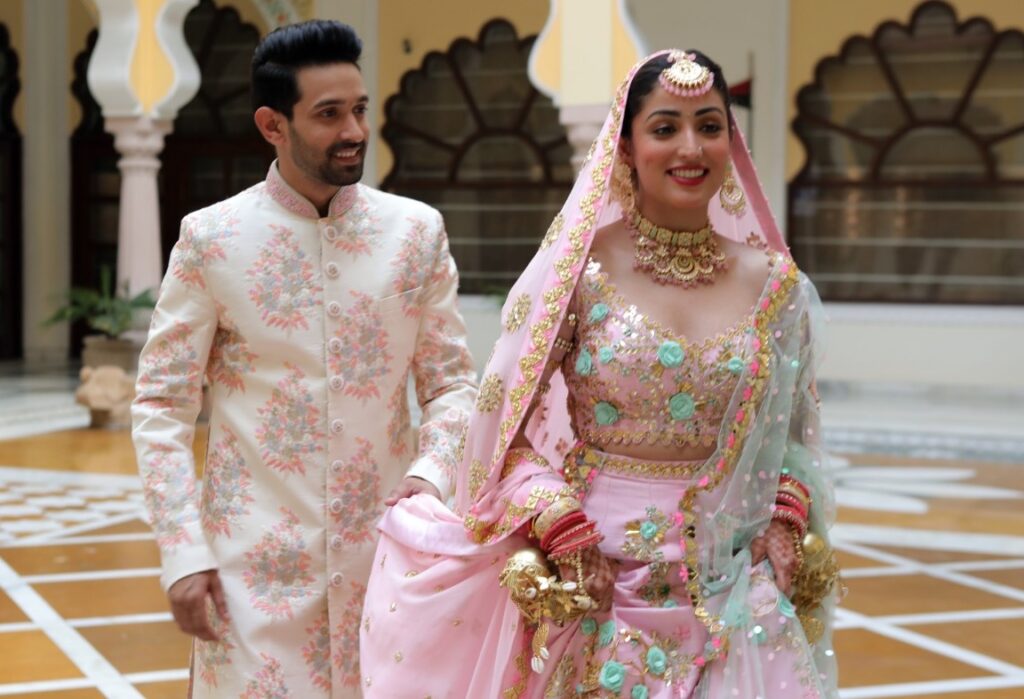 Ginny Weds Sunny (2020) A modern rom-com with vibrant humour and upbeat music, this Netflix original starring Yami Gautam and Vikrant Massey is a feel-good watch. Why Watch: Charming performances and breezy storytelling.